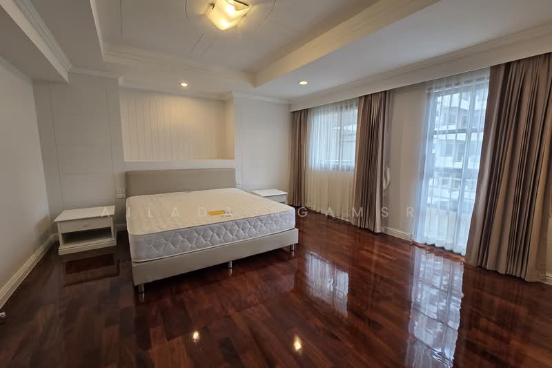 Cosmo Villa, Bangkok, 33 ซอยสุขุมวิท 12 ถนนสุขุมวิท แขวง/เขตคลองเตย กทม., Khlong Toei, Khlong Toei, Bangkok, 3 Bedrooms, 250 sqm, Condo For Rent, by Ailada Ngamsri, 500336465 - DDproperty.com