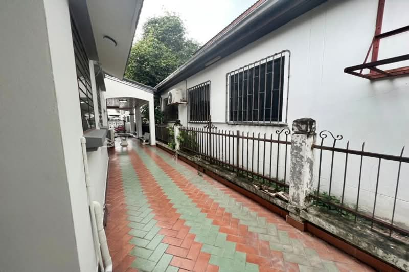 Chaiyapruek Ramintra-Watcharapol, Bangkok, 100 Sukhaphiban 5 Road, O-Ngoen, Sai Mai, Bangkok, 3 Bedrooms, 200 sqm, Single Detached House For Sale, by คุณบี, 500336467 - DDproperty.com