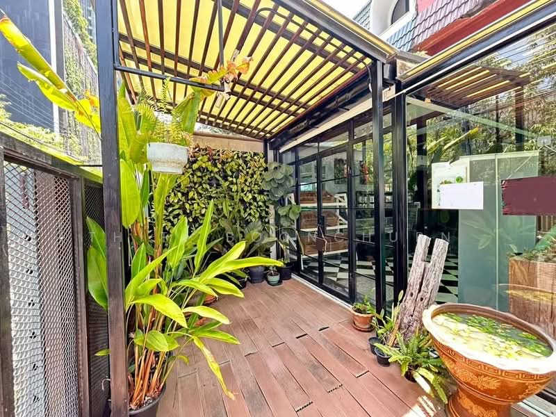 ทาวน์เฮาส์ สาทร ใกล้สถานี BTS ช่องนนทรี, กรุงเทพ, สีลม, บางรัก, กรุงเทพ, 250 ตร.ม., ทาวน์เฮ้าส์ ให้เช่า, โดย Thiti Boonchurn, 500336468 - DDproperty.com