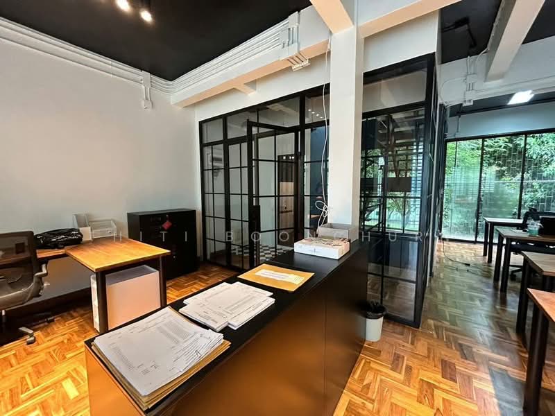ทาวน์เฮาส์ สาทร ใกล้สถานี BTS ช่องนนทรี, กรุงเทพ, สีลม, บางรัก, กรุงเทพ, 250 ตร.ม., ทาวน์เฮ้าส์ ให้เช่า, โดย Thiti Boonchurn, 500336468 - DDproperty.com