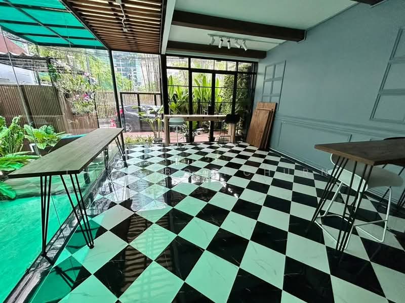 ทาวน์เฮาส์ สาทร ใกล้สถานี BTS ช่องนนทรี, กรุงเทพ, สีลม, บางรัก, กรุงเทพ, 250 ตร.ม., ทาวน์เฮ้าส์ ให้เช่า, โดย Thiti Boonchurn, 500336468 - DDproperty.com