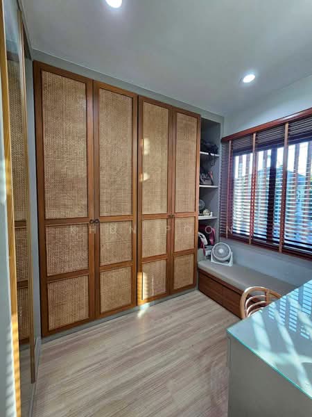 Areeya Como Bangna - Wongwaen, Samut Prakan, Mahachai Road, Bangphli Yai, Bang Plee, Samut Prakan, 4 Bedrooms, 168 sqm, Semi-Detached House (Twin House) For Sale, by Khun Poon, 500336496 - DDproperty.com