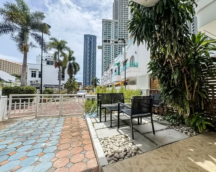 Townhouse for Sale Wongamat Beach Pattaya Sea View, Chon Buri (Pattaya), Bang Lamung, Bang Lamung (Pattaya), Chon Buri (Pattaya), 3 Bedrooms, 180 sqm, Townhouse For Sale, by PLC real estate, 500336498 - DDproperty.com