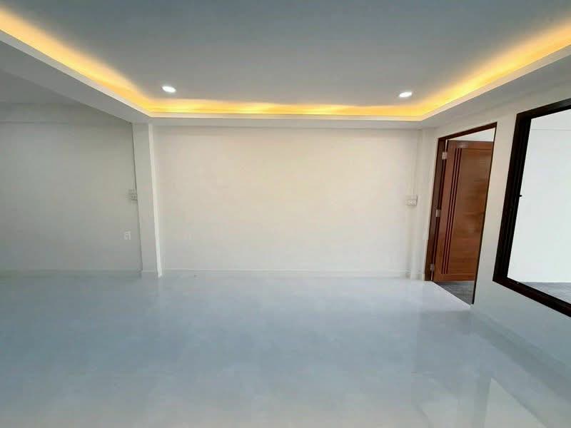 ทาวน์เฮ้าส์ 2 ชั้น ซอยเสนานิคม 1 ขนาด 19.6 ตารางวา, Bangkok, Lat Phrao, Bangkok, 2 Bedrooms, 80 sqm, Townhouse For Sale, by สรภพ ยอดไชย (สีฝุ่น), 500336526 - DDproperty.com