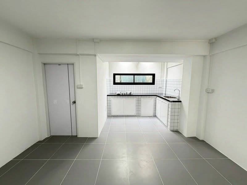 ทาวน์เฮ้าส์ 2 ชั้น ซอยเสนานิคม 1 ขนาด 19.6 ตารางวา, Bangkok, Lat Phrao, Bangkok, 2 Bedrooms, 80 sqm, Townhouse For Sale, by สรภพ ยอดไชย (สีฝุ่น), 500336526 - DDproperty.com