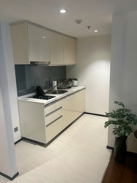 The Private Residence Rajdamri, Bangkok, Soi Sarasin 2, Sarasin Road, Lumphini, Pathum Wan, Bangkok, 1 Bedroom, 70 sqm, Condo For Rent, by Boonraksa Sopak, 500336540 - DDproperty.com