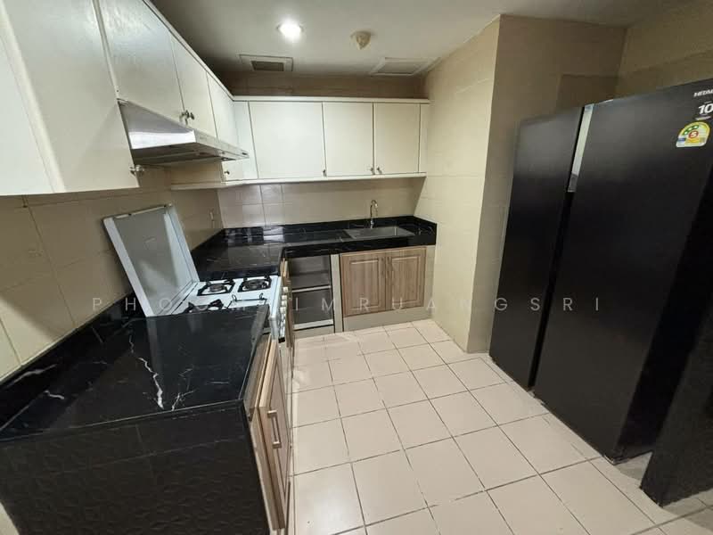 President Park Sukhumvit 24, Bangkok, 99 Sukhumvit 24 Alley, Khlongtoei Nua, Watthana, Bangkok, 3 Bedrooms, 223 sqm, Condo For Rent, by Phoom Imruangsri, 500336584 - DDproperty.com