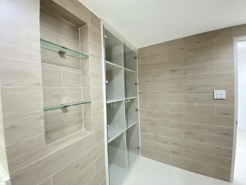 President Park Sukhumvit 24, Bangkok, 99 Sukhumvit 24 Alley, Khlongtoei Nua, Watthana, Bangkok, 3 Bedrooms, 260 sqm, Condo For Rent, by Phoom Imruangsri, 500336599 - DDproperty.com