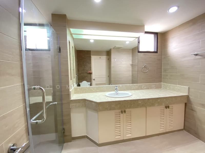 President Park Sukhumvit 24, Bangkok, 99 Sukhumvit 24 Alley, Khlongtoei Nua, Watthana, Bangkok, 3 Bedrooms, 260 sqm, Condo For Rent, by Phoom Imruangsri, 500336599 - DDproperty.com