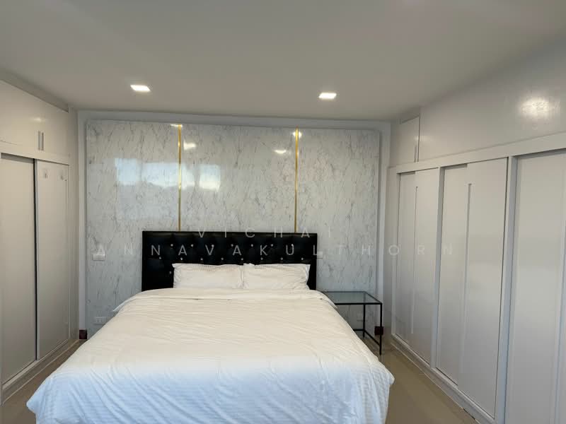 President Park Sukhumvit 24, Bangkok, 99 Sukhumvit 24 Alley, Khlongtoei Nua, Watthana, Bangkok, 3 Bedrooms, 220 sqm, Condo For Rent, by Vichai Annavakulthorn, 500336680 - DDproperty.com