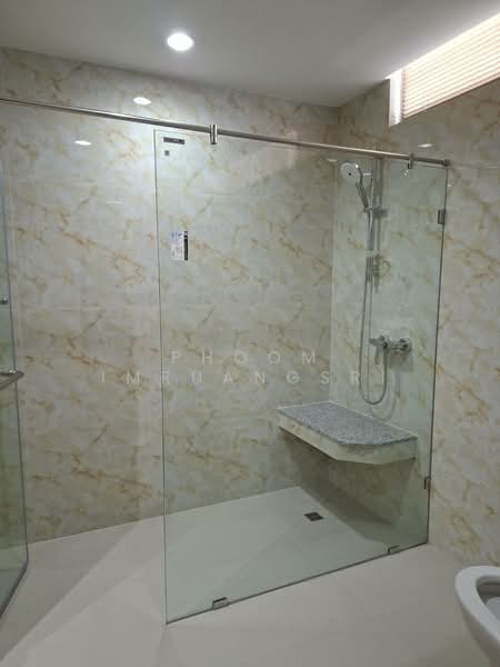 Ruamsuk Condominium, Bangkok, 12 Soi Athakravi, Khong Tan, Khlong Toei, Bangkok, 3 Bedrooms, 330 sqm, Condo For Rent, by Phoom Imruangsri, 500336768 - DDproperty.com