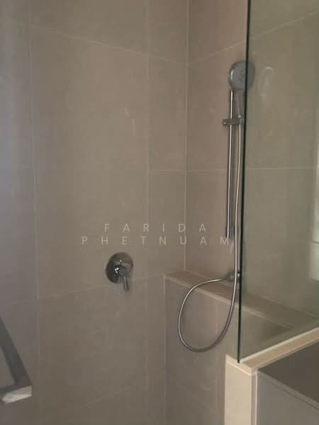 The Esse Asoke, Bangkok, 333 Soi Sukhumvit 21, Sukhumvit Road, Khlongtoei Nua, Watthana, Bangkok, 1 Bedroom, 37 sqm, Condo For Rent, by Farida Phetnuam, 500336789 - DDproperty.com