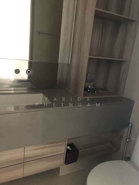 The Esse Asoke, Bangkok, 333 Soi Sukhumvit 21, Sukhumvit Road, Khlongtoei Nua, Watthana, Bangkok, 1 Bedroom, 37 sqm, Condo For Rent, by Farida Phetnuam, 500336789 - DDproperty.com
