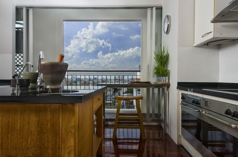 Panburi Apartments, Bangkok, 133 Pan Rd, Silom, Bang Rak, Bangkok, 4 Bedrooms, 450 sqm, Apartment For Rent, by Farida Phetnuam, 500336813 - DDproperty.com