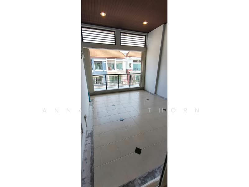 Baan Klang Muang Urbanion Rama 9-Ladprao, Bangkok, Soi Ladprao 84, Ladprao Road, Wang Thonglang, Bangkok, 3 Bedrooms, 240 sqm, Townhouse For Rent, by Vichai Annavakulthorn, 500336816 - DDproperty.com