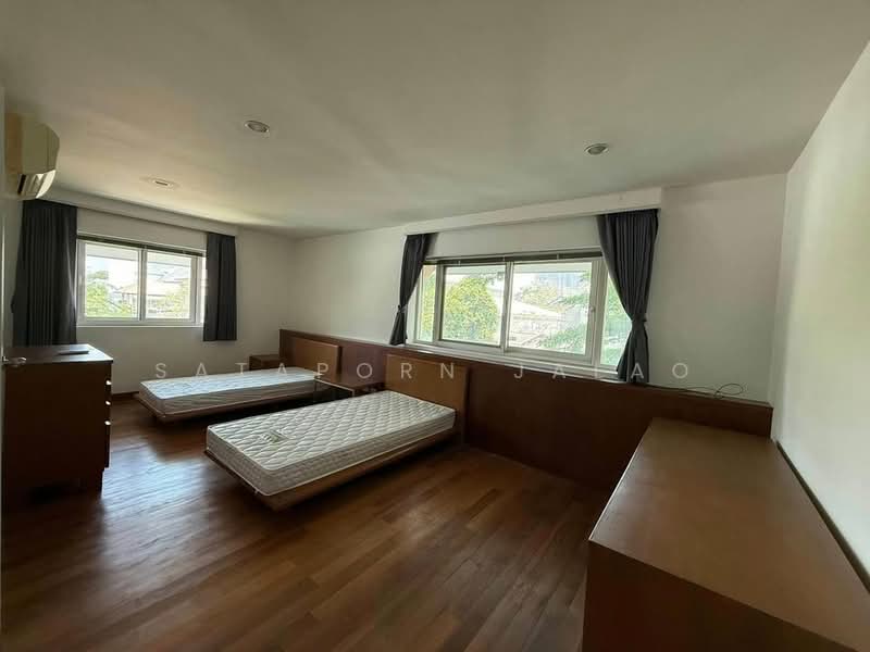 4-BR Townhouse, Bangkok, Khlong Tan Nua, Watthana, Bangkok, 4 Bedrooms, 250 sqm, Townhouse For Rent, by Sataporn Jalao, 500336824 - DDproperty.com