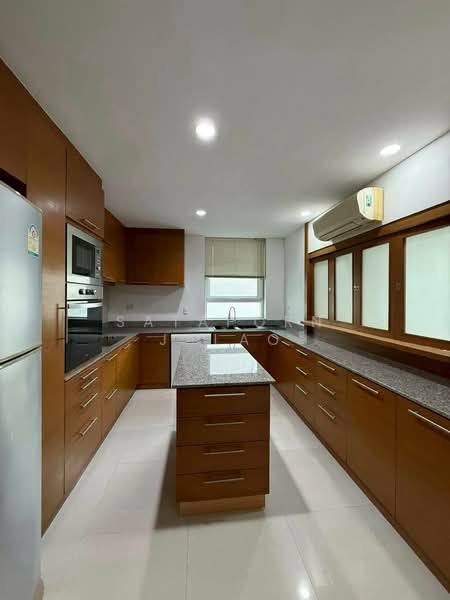 3-BR House, Bangkok, Khlong Tan Nua, Watthana, Bangkok, 3 Bedrooms, 250 sqm, Single Detached House For Rent, by Sataporn Jalao, 500336837 - DDproperty.com