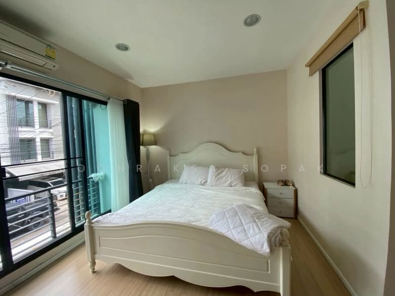 Baan Klang Muang Rama 9-Ramkhmahaeng, Bangkok, Soi Ramkhamhaeng 39, Phlapphla, Wang Thonglang, Bangkok, 3 Bedrooms, 160 sqm, Townhouse For Rent, by Boonraksa Sopak, 500336842 - DDproperty.com