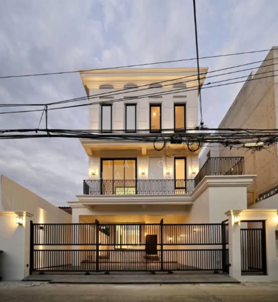 4-BR House, Bangkok, Khlong Tan Nua, Watthana, Bangkok, 4 Bedrooms, 270 sqm, Single Detached House For Rent, by Sataporn Jalao, 500336910 - DDproperty.com