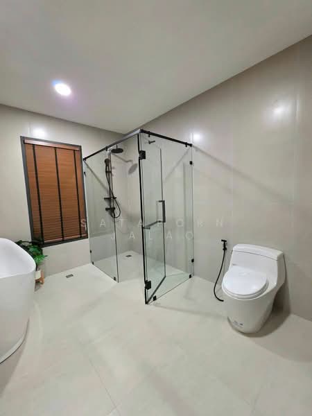 3-BR House, Bangkok, Bang Chak, Phra Khanong, Bangkok, 3 Bedrooms, 250 sqm, Single Detached House For Sale, by Sataporn Jalao, 500336914 - DDproperty.com