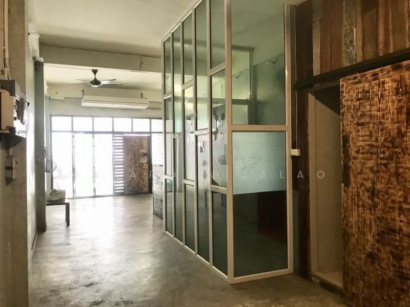 5-BR Townhouse, Bangkok, Silom, Bang Rak, Bangkok, 5 Bedrooms, 240 sqm, Townhouse For Rent, by Sataporn Jalao, 500336955 - DDproperty.com