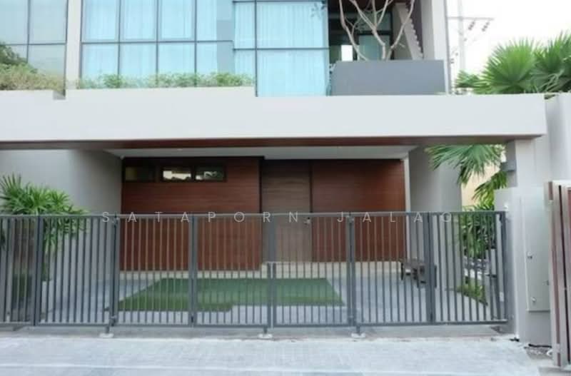 The Park Lane 22, Bangkok, 42 Soi Pridi Banomyong 45, Khlong Tan Nua, Watthana, Bangkok, 3 Bedrooms, 450 sqm, Townhouse For Rent, by Sataporn Jalao, 500337003 - DDproperty.com