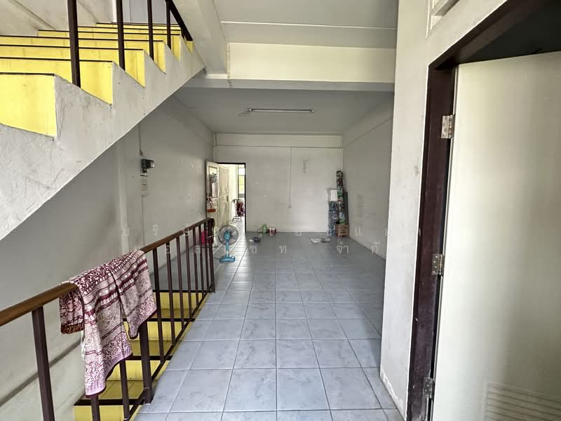 อาคารพาณิชย์ 3 ชั้น หลังการไฟฟ้า บางกรวย - ไทรน้อย (สภาพใหม่ ทั้งหลัง), Nonthaburi, Bang Kruai, Nonthaburi, , 224 sqm, Shophouse For Sale, by บริษัท เอชแอล แอสเซท จำกัด, 500337004 - DDproperty.com