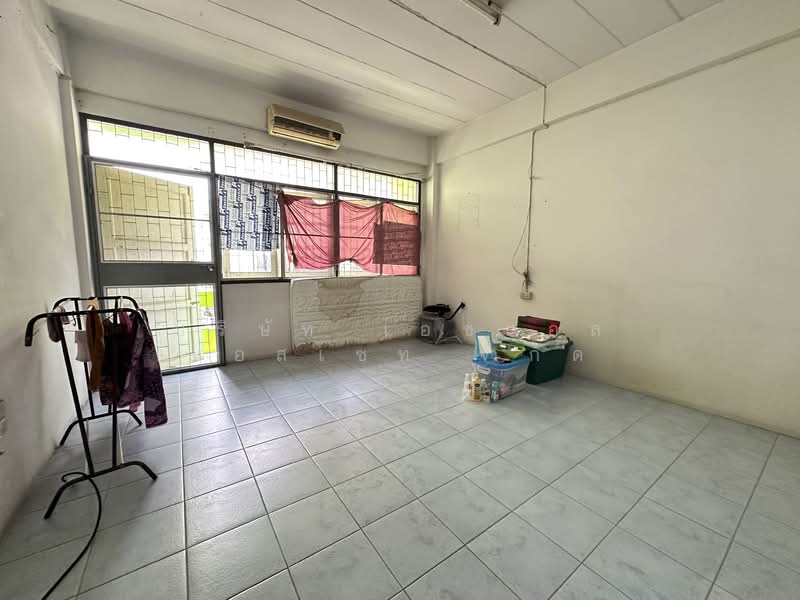 อาคารพาณิชย์ 3 ชั้น หลังการไฟฟ้า บางกรวย - ไทรน้อย (สภาพใหม่ ทั้งหลัง), Nonthaburi, Bang Kruai, Nonthaburi, , 224 sqm, Shophouse For Sale, by บริษัท เอชแอล แอสเซท จำกัด, 500337004 - DDproperty.com