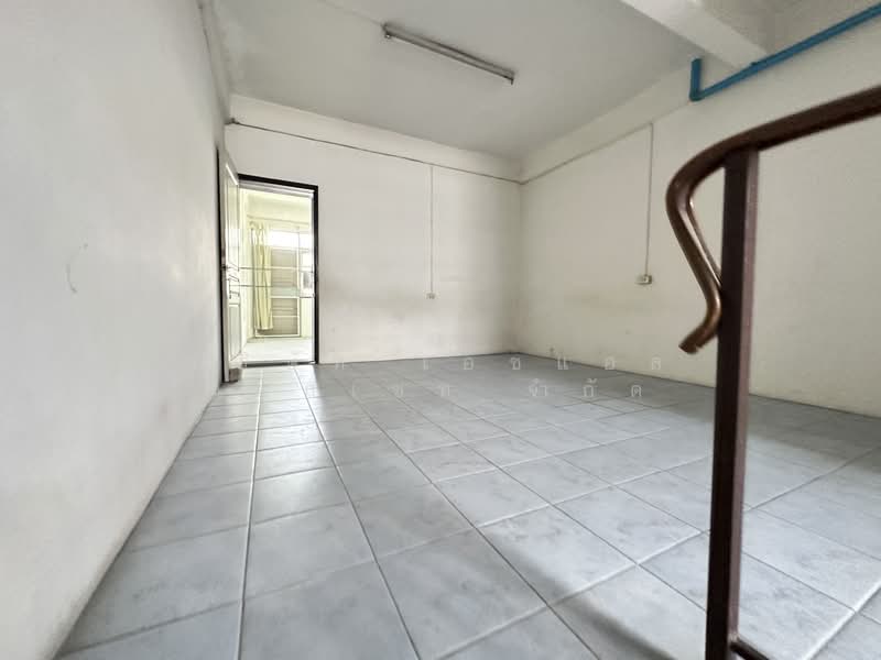 อาคารพาณิชย์ 3 ชั้น หลังการไฟฟ้า บางกรวย - ไทรน้อย (สภาพใหม่ ทั้งหลัง), Nonthaburi, Bang Kruai, Nonthaburi, , 224 sqm, Shophouse For Sale, by บริษัท เอชแอล แอสเซท จำกัด, 500337004 - DDproperty.com