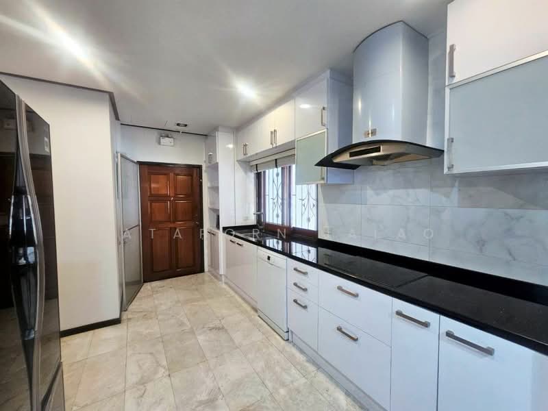 4-BR Semi-detached House, Bangkok, Samsen Nai, Phaya Thai, Bangkok, 4 Bedrooms, 310 sqm, Semi-Detached House (Twin House) For Sale, by Sataporn Jalao, 500337054 - DDproperty.com
