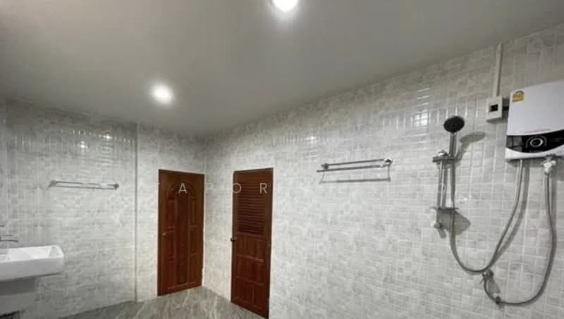 4-BR House, Bangkok, Khlong Ton Sai, Khlong San, Bangkok, 4 Bedrooms, 144 sqm, Single Detached House For Sale, by Sataporn Jalao, 500337096 - DDproperty.com