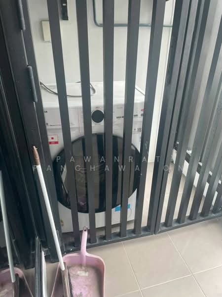 Urbano Absolute Sathon-Taksin, Bangkok, 345 Charoen Nakhon 14/2 Alley, Khlong Ton Sai, Khlong San, Bangkok, 1 Bedroom, 39 sqm, Condo For Rent, by Pawanrat Panchawanon, 500337099 - DDproperty.com