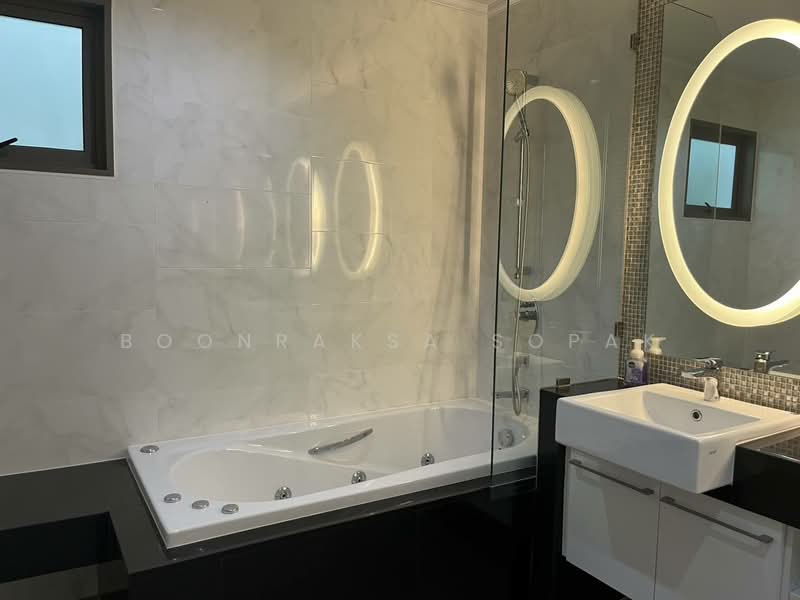 Supalai Oriental Sukhumvit 39, Bangkok, Soi Sukhumvit 39, Khlong Tan Nua, Watthana, Bangkok, 3 Bedrooms, 200 sqm, Condo For Rent, by Boonraksa Sopak, 500337121 - DDproperty.com
