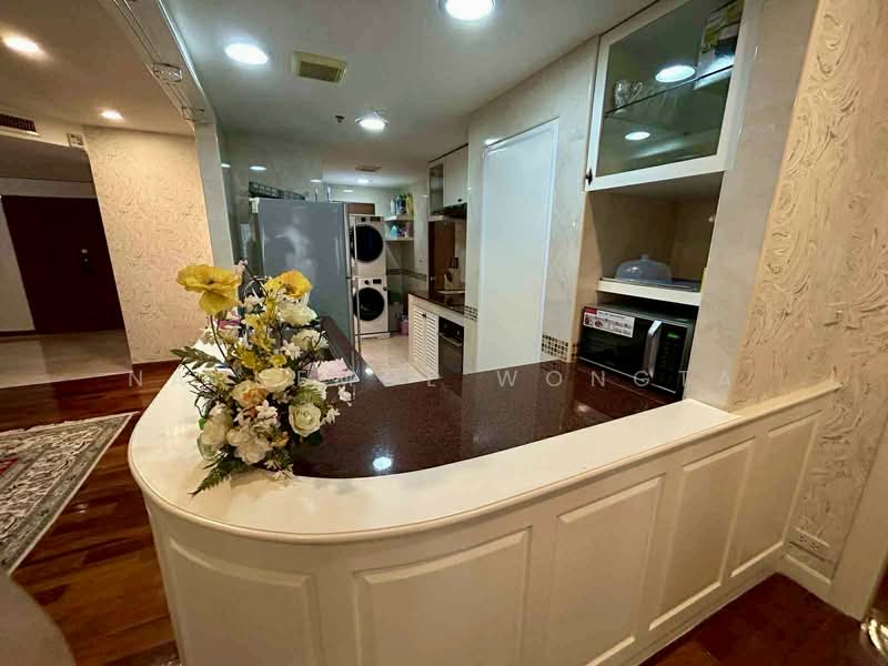 Las Colinas, Bangkok, Sukhumvit 21 Road, Khlongtoei Nua, Watthana, Bangkok, 2 Bedrooms, 187 sqm, Condo For Sale, by Naruemol Wongta, 500337155 - DDproperty.com