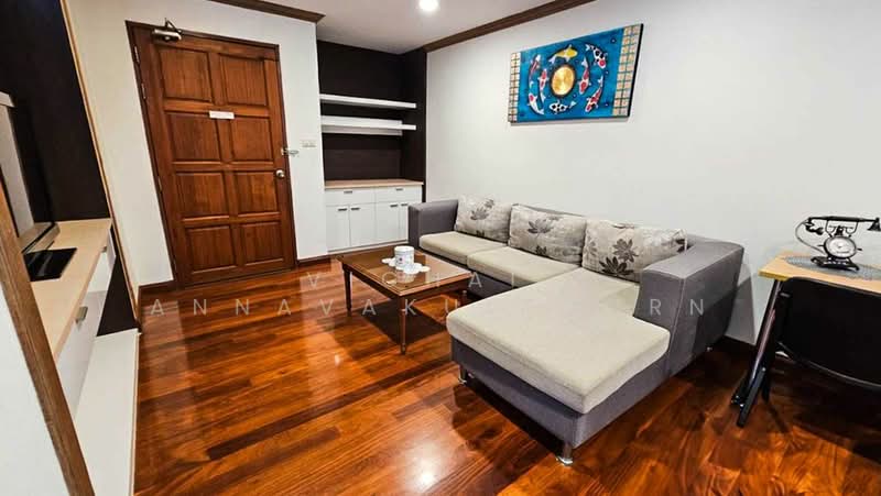 Baan Suanpetch, Bangkok, 18 Soi Sukhumvit 39, Khlong Tan Nua, Watthana, Bangkok, 2 Bedrooms, 136 sqm, Condo For Rent, by Vichai Annavakulthorn, 500337174 - DDproperty.com