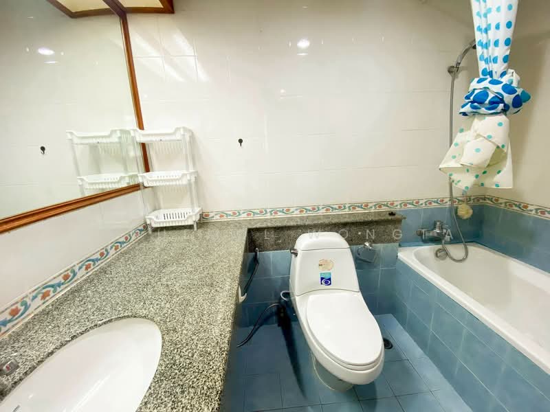 Asoke Place, Bangkok, Asok Montri Rd, Khlongtoei Nua, Watthana, Bangkok, 2 Bedrooms, 133 sqm, Condo For Sale, by Naruemol Wongta, 500337239 - DDproperty.com
