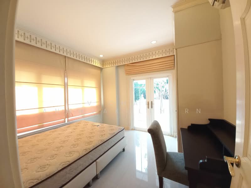 4-BR Semi-detached House, Bangkok, Bang Chak, Phra Khanong, Bangkok, 4 Bedrooms, 395 sqm, Semi-Detached House (Twin House) For Rent, by Vichai Annavakulthorn, 500337277 - DDproperty.com