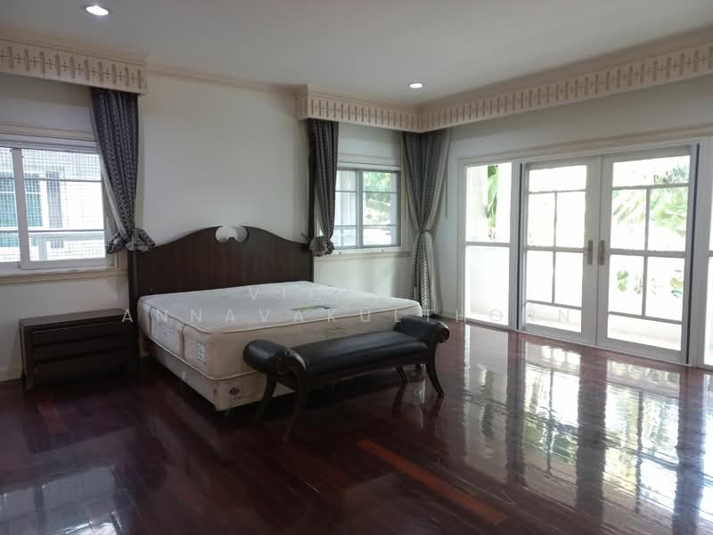 4-BR Semi-detached House, Bangkok, Bang Chak, Phra Khanong, Bangkok, 4 Bedrooms, 395 sqm, Semi-Detached House (Twin House) For Rent, by Vichai Annavakulthorn, 500337277 - DDproperty.com