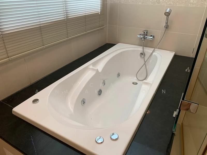 The Crest Ruamrudee, Bangkok, Soi Ruamrudee 2, Witthayu Road, Lumphini, Pathum Wan, Bangkok, 3 Bedrooms, 192 sqm, Condo For Rent, by Vichai Annavakulthorn, 500337307 - DDproperty.com