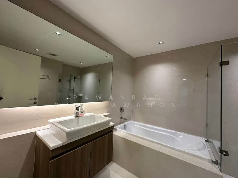 Vtara Sukhumvit 36, Bangkok, 118 Soi Saen Sabai, Phra Kanong, Khlong Toei, Bangkok, 2 Bedrooms, 69 sqm, Condo For Rent, by Pawanrat Panchawanon, 500337343 - DDproperty.com