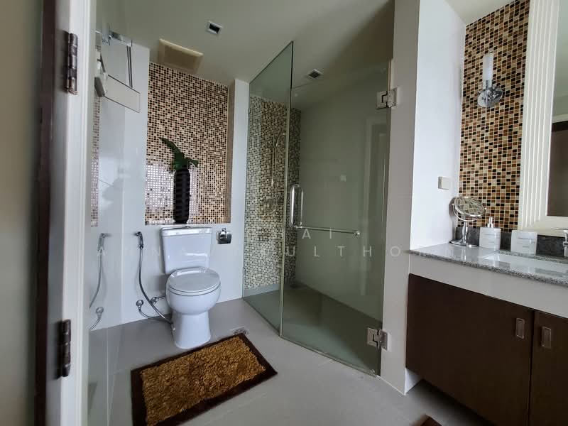 Rom Sai Residence, Bangkok, Sukhumvit Soi 55/25, Khlong Tan Nua, Watthana, Bangkok, 3 Bedrooms, 240 sqm, Apartment For Rent, by Vichai  Annavakulthorn, 500337370 - DDproperty.com
