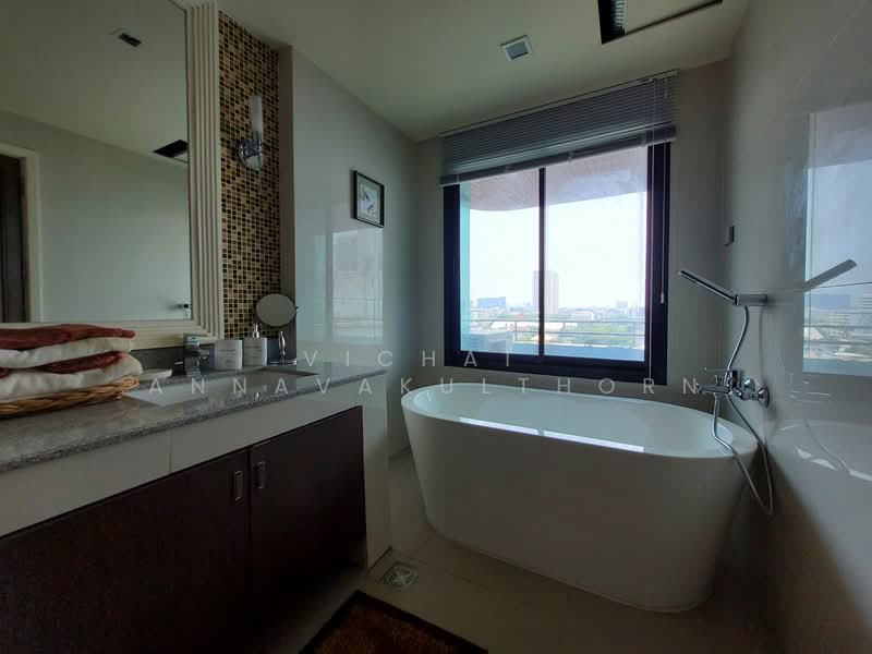 Rom Sai Residence, Bangkok, Sukhumvit Soi 55/25, Khlong Tan Nua, Watthana, Bangkok, 3 Bedrooms, 240 sqm, Apartment For Rent, by Vichai  Annavakulthorn, 500337370 - DDproperty.com