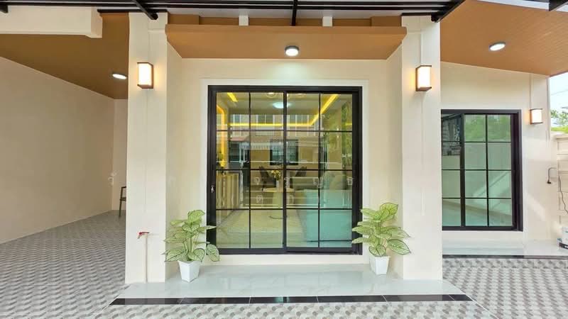 Pruksa Ville 33 Pinklao-Wongwaen 2, Nonthaburi, Kanchanapisek Road (Soi Wat Som Kliang-Wat Phraek), Plai Bang, Bang Kruai, Nonthaburi, 4 Bedrooms, 125 sqm, Townhouse For Sale, by Wanlapa Charoonthum, 500337372 - DDproperty.com