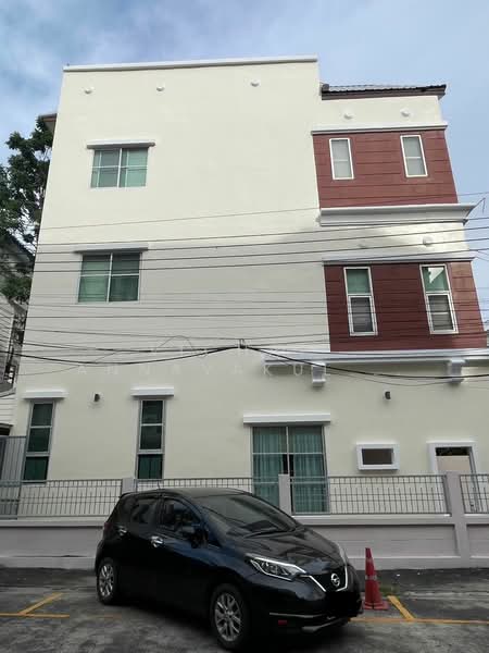 undefined, Bangkok, Chan Kasem, Chatuchak, Bangkok, 3 Bedrooms, 200 sqm, Townhouse For Rent, by Vichai  Annavakulthorn, 500337380 - DDproperty.com