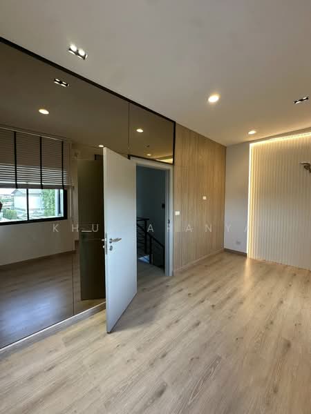 Premium Place Kaset - Nawamin II, Bangkok, Prasert Manukit 29 Road (Soi Mailarp), Lat Phrao, Bangkok, 4 Bedrooms, 285 sqm, Townhouse For Rent, by Khun Aranya, 500337417 - DDproperty.com