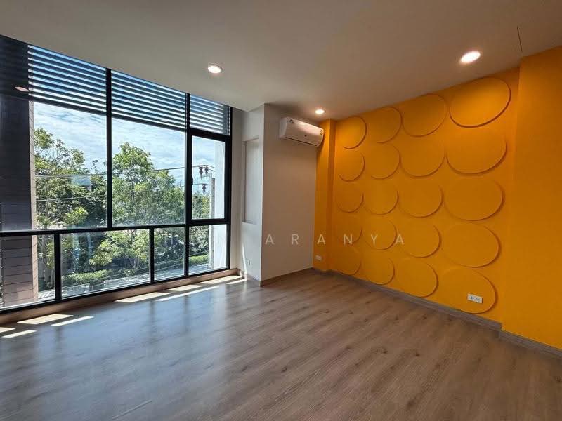 Premium Place Kaset - Nawamin II, Bangkok, Prasert Manukit 29 Road (Soi Mailarp), Lat Phrao, Bangkok, 3 Bedrooms, 285 sqm, Townhouse For Rent, by Khun Aranya, 500337417 - DDproperty.com