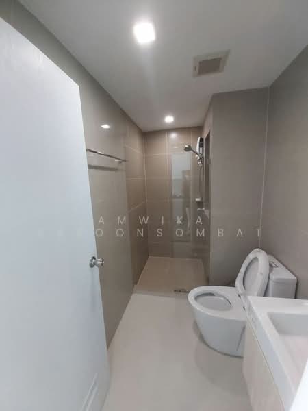 Rich Park @ Triple Station, Bangkok, 591 Srinakarin Road, Suan Luang, Bangkok, 1 Bedroom, 29 sqm, Condo For Rent, by Amwika Karoonsombat, 500337470 - DDproperty.com