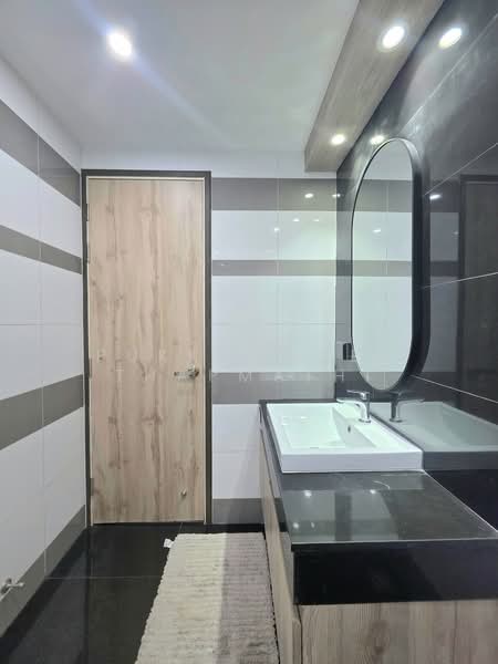 The Vision Pattaya, Chon Buri (Pattaya), Pratumnak Soi 2, Nong Pru, Bang Lamung (Pattaya), Chon Buri (Pattaya), 2 Bedrooms, 74 sqm, Condo For Sale, by Pukkawadee Thapmathi, 500337587 - DDproperty.com