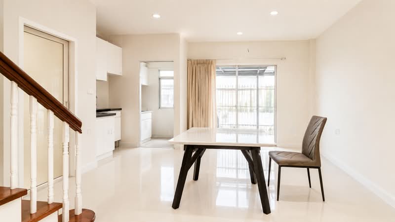 Baan Klang Muang Luzern Sukhumvit, Bangkok, Sukhumvit 77 Road, Suan Luang, Bangkok, 3 Bedrooms, 180 sqm, Townhouse For Rent, by ณัฐกมล โกเมนท์จำรัส, 500337608 - DDproperty.com