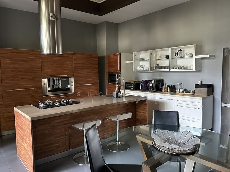 Luxury 2-Story House for Rent with Private Pool in Phrom Phong Area, Bangkok, Khlongtoei Nua, Watthana, Bangkok, 5 Bedrooms, 700 sqm, Villa For Rent, by Suchart Roachthavilit, 500337647 - DDproperty.com